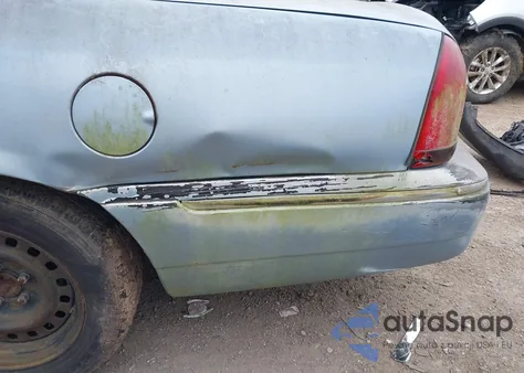 2000 Mercury Grand Marquis Gs z USA, uszkodzony, nr VIN 2MEFM74W7YX702589